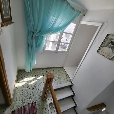 Manolia House