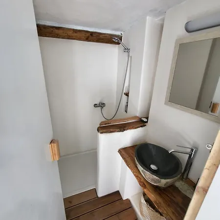 Manolia House Apartment *