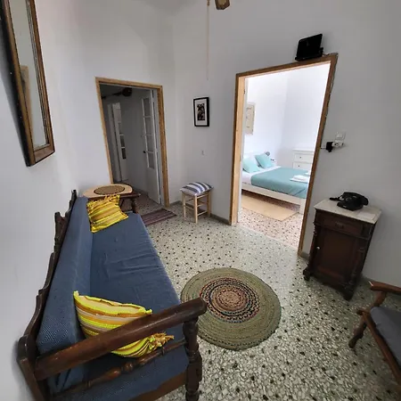 Manolia House