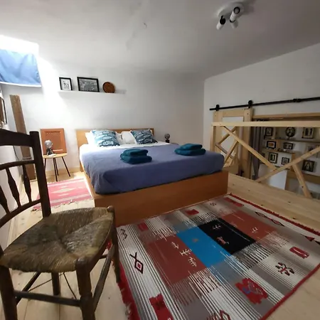 Manolia House